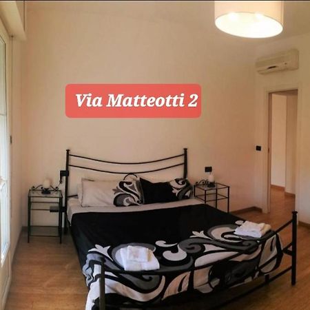Via Matteotti & Via Carracci Apartments Bolonia Exterior foto